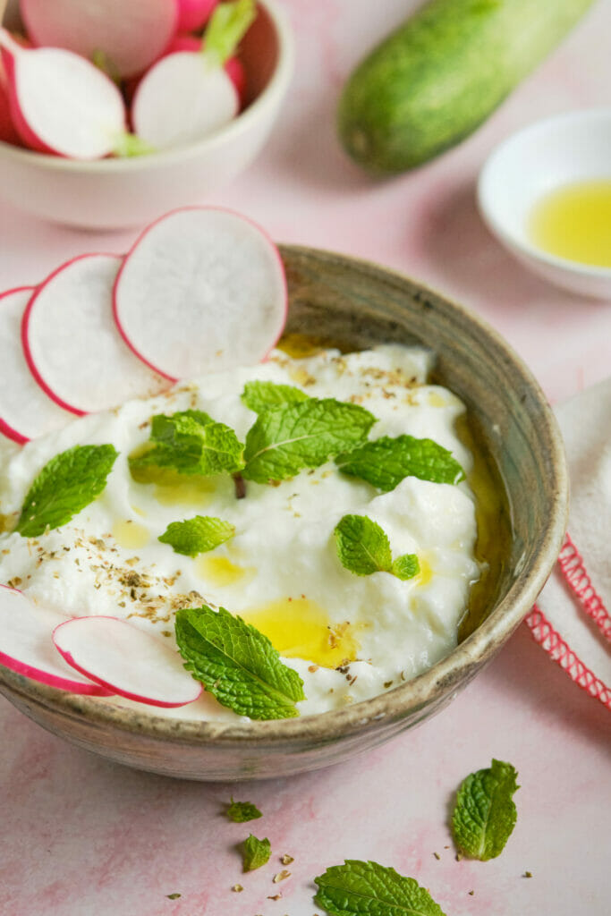 Easy Homemade Labneh Recipe featured