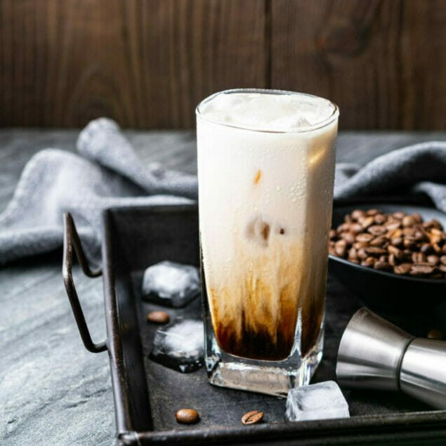 white-russian-cocktail