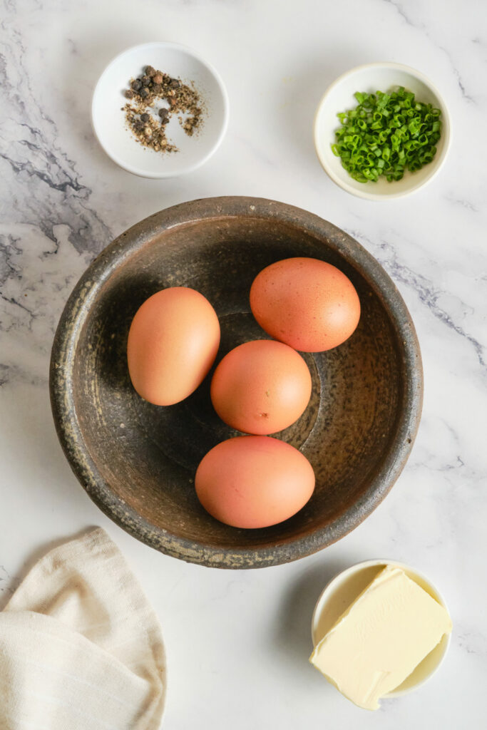 Easy Over Medium Eggs Recipe ingredients