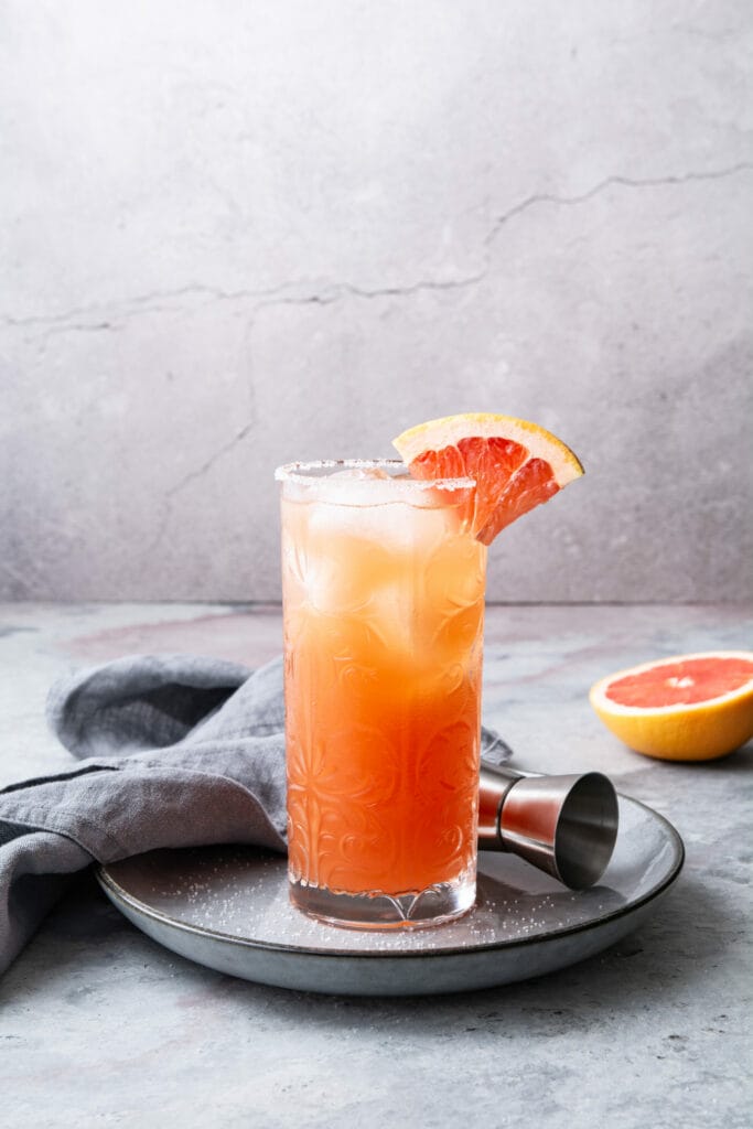 How to Make a Salty Dog Drink featured below image