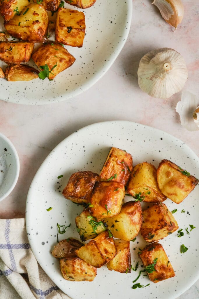 Garlic Roasted Potatoes (Delicious and Crispy!) featured image below