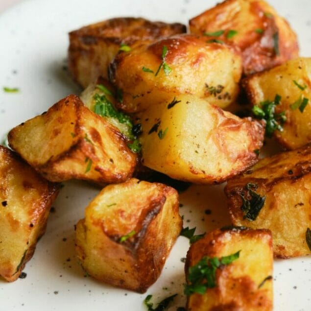 Garlic Roasted Potatoes (Delicious and Crispy!) featured image below