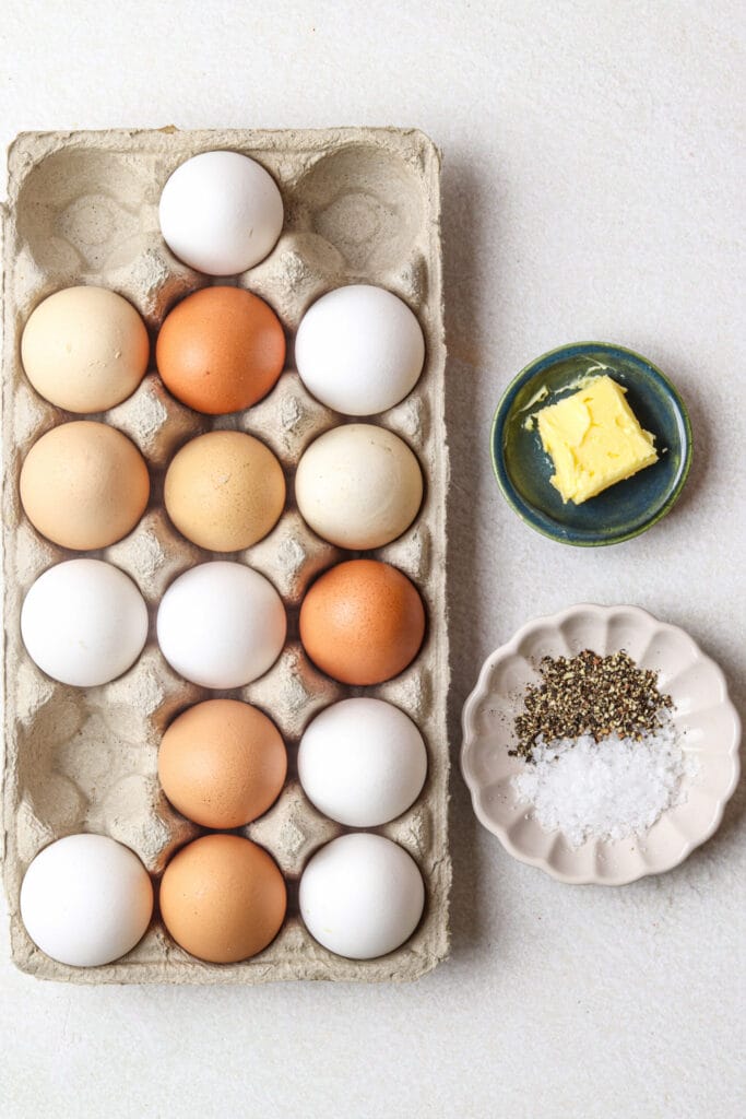 تخم مرغ سرخ شده در فر (ورق تابه) مواد تشکیل دهنده