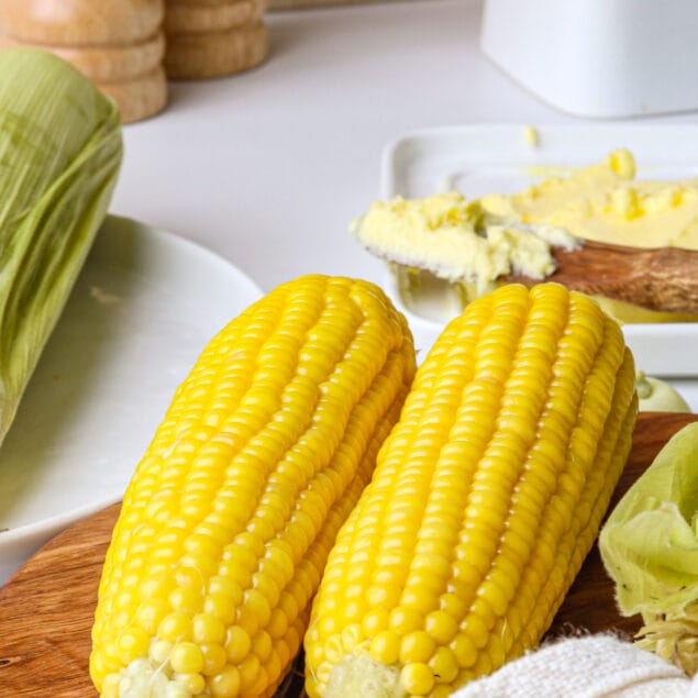 Microwave Corn On The Cob: An Easy Vegetable Side Dish In Minutes!