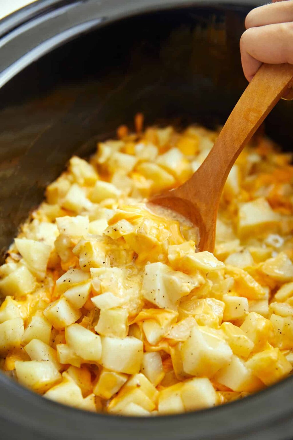 Crock-pot Cheesy Potatoes - Food Faith Fitness